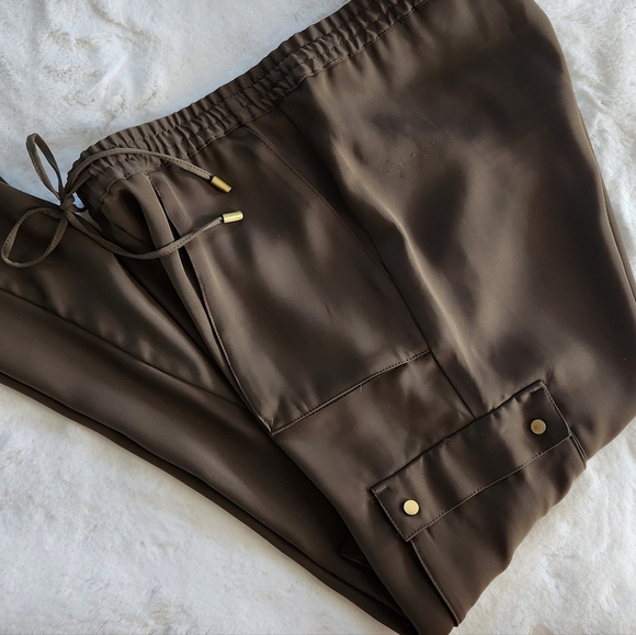 H&M Green Cargo pant - Size 8 - Picture 9 of 11